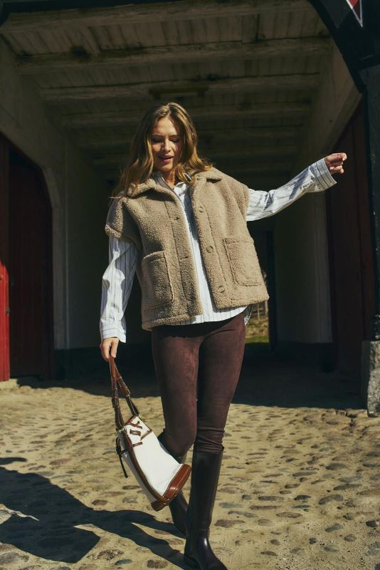 Freequent Lamby Waistcoat Simply Taupe  (206965 SIMPLY TAUPE) - Caramel (Sint-Job-in-’t-Goor)
