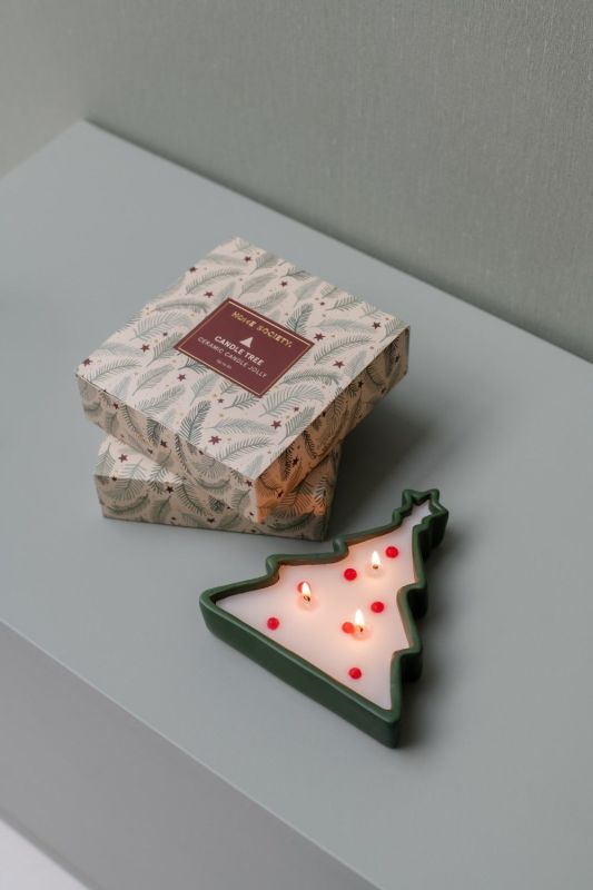Home Society Kaars Tree Jolly Groen  (695243-600) - Caramel (Sint-Job-in-’t-Goor)