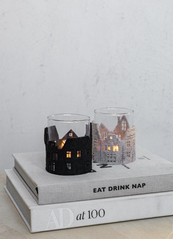 Jens Living Vilten Theelichthouder Grachtenpand Zwart  (25258) - Caramel (Sint-Job-in-’t-Goor)