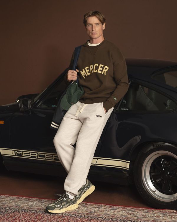 Mercer The Mercer Signature Sweat Brown  (AP263007-800) - Caramel (Sint-Job-in-’t-Goor)
