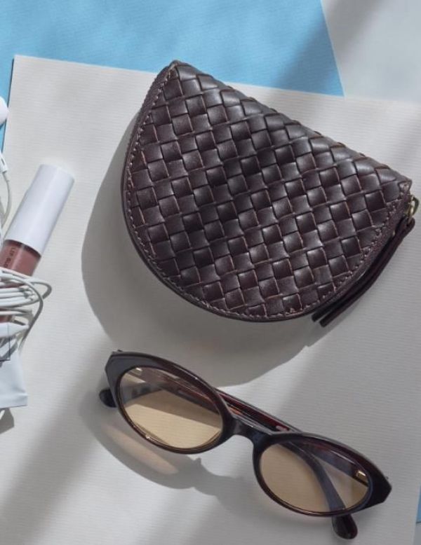 O My Bag Laura Coin Purse Chocolate Woven Classic Leather  (OMB-E147CHVW) - Caramel (Sint-Job-in-’t-Goor)