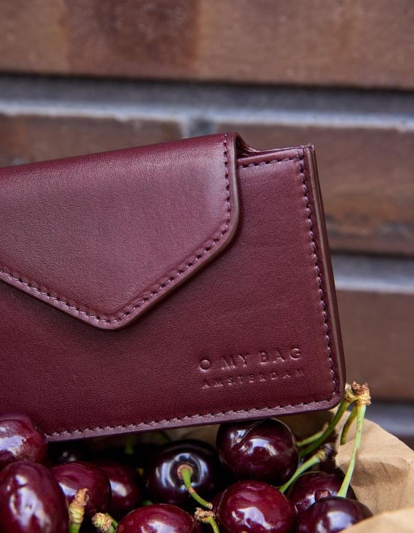 O My Bag Harmonica Wallet Dark Cherry Classic Leather  (OMB-E153DV) - Caramel (Sint-Job-in-’t-Goor)