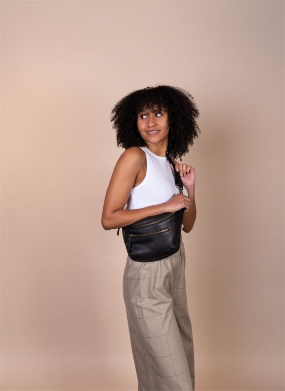 O My Bag Drem Bum Bag Black Soft Grain Leather  (OMB-E158N) - Caramel (Sint-Job-in-’t-Goor)