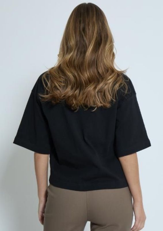 Peppercorn Fiola GOTS T-Shirt Black  (PC8144-9000 Black) - Caramel (Sint-Job-in-’t-Goor)