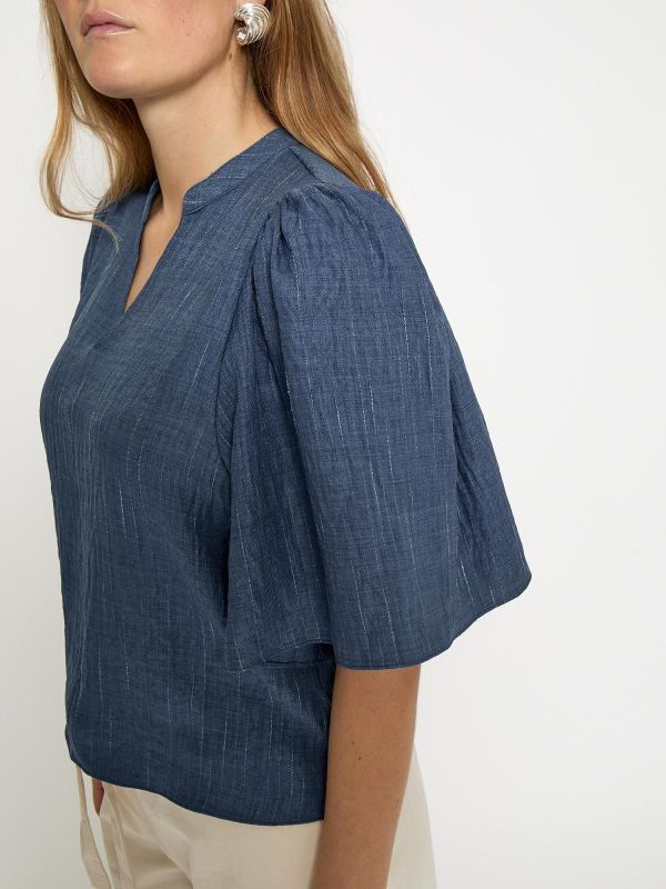 Peppercorn Gaby Pinstripe Top Mid Blue Denim  (PC8685-004) - Caramel (Sint-Job-in-’t-Goor)