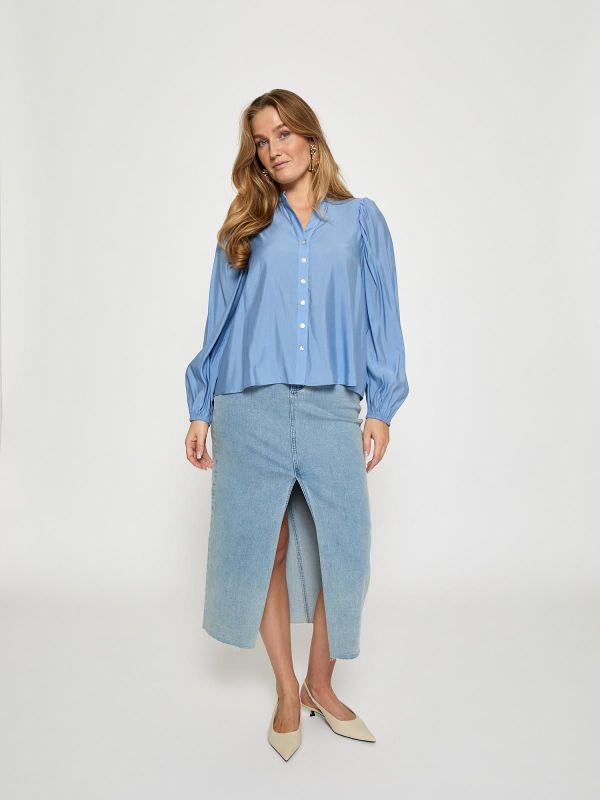 Peppercorn Beth Shirt Cornflower  (PC8699-2016) - Caramel (Sint-Job-in-’t-Goor)