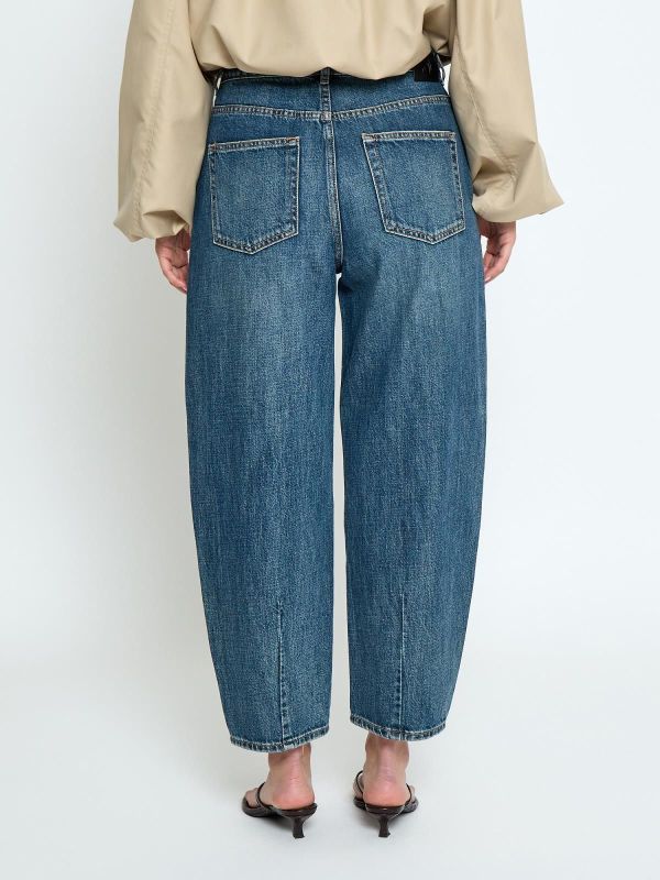 Peppercorn Namira Denim Pant Mid-Blue Denim  (PC8954-004) - Caramel (Sint-Job-in-’t-Goor)