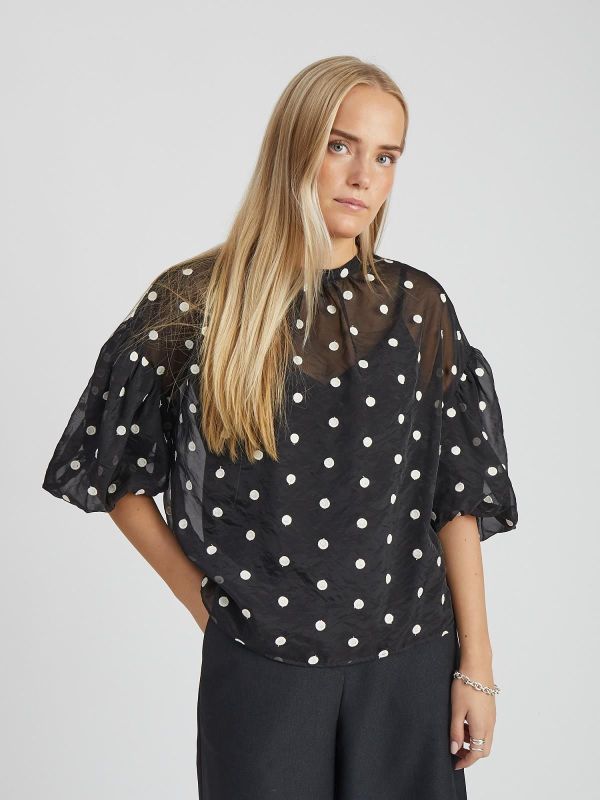 Peppercorn Tasneem Blouse Black Jacquard  (PC9170-9000J) - Caramel (Sint-Job-in-’t-Goor)