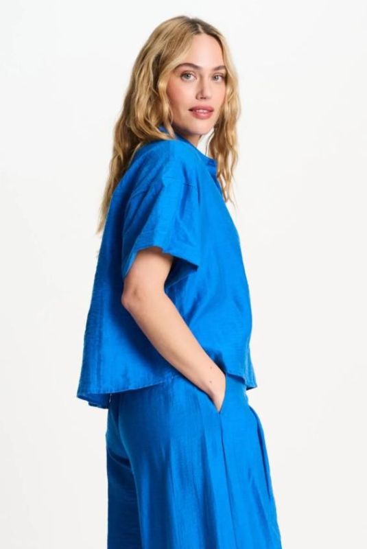 Pom Amsterdam Blouse Ocean Blue  (SP9542-650) - Caramel (Sint-Job-in-’t-Goor)