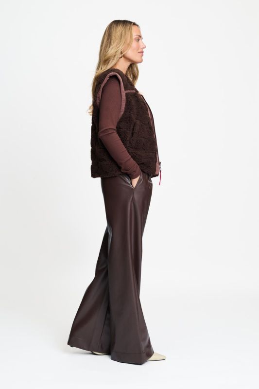 POM Amsterdam Gigi Gilet Chocolate Brown  (SP9666) - Caramel (Sint-Job-in-’t-Goor)