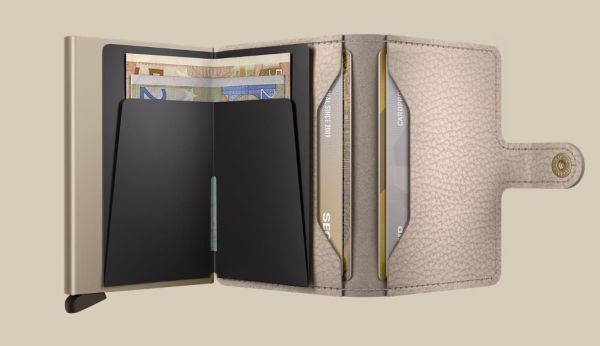 Secrid Miniwallet Pebble Latte  (MPE-latte) - Caramel (Sint-Job-in-’t-Goor)