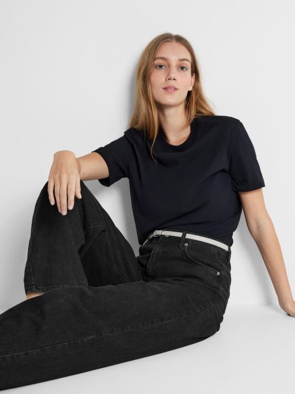 Selected Femme Essential SS Boxy Tee Noos Black  (16087919-bLACK) - Caramel (Sint-Job-in-’t-Goor)