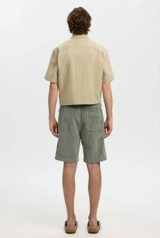 SLH Regular Jace Corduroy Short Vetiver  (16092728 Vetiver) - Caramel (Sint-Job-in-’t-Goor)