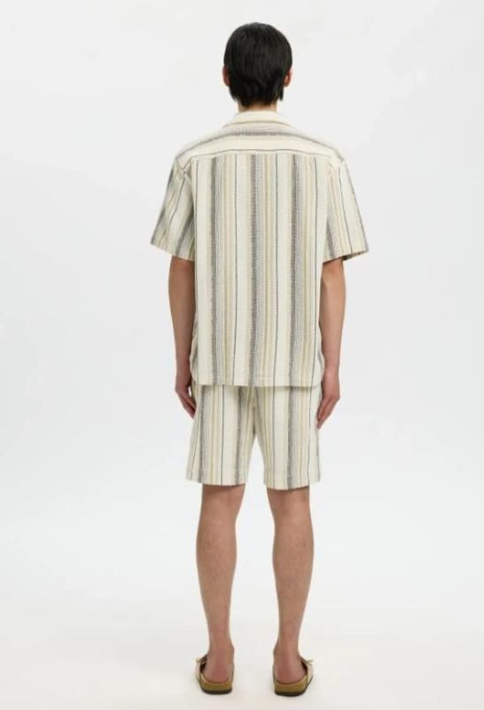 SLH Rlxcal SS Shirt Resort Egret/Brown Multi  (16101248 EGRET BROWN MULTI) - Caramel (Sint-Job-in-’t-Goor)