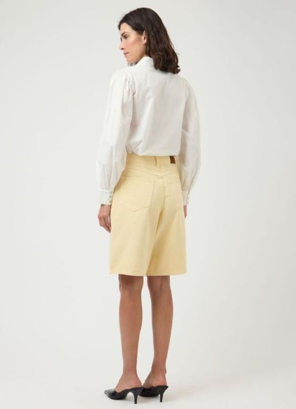 Y.A.S. Sun HW Bermuda Denim Shorts Anise Flower  (26037554 ANISE ) - Caramel (Sint-Job-in-’t-Goor)