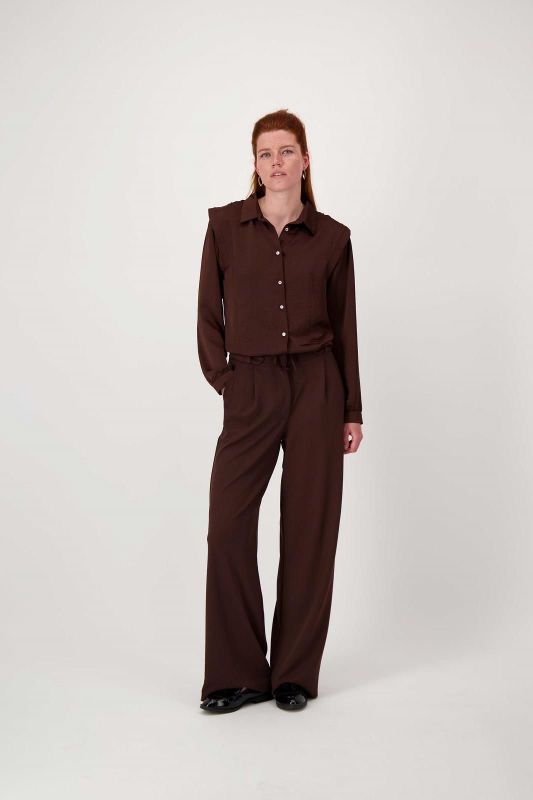 Zusss Satijnen Blouse Met Schouderdetail Chocoladebruin  (0304-202/1009) - Caramel (Sint-Job-in-’t-Goor)