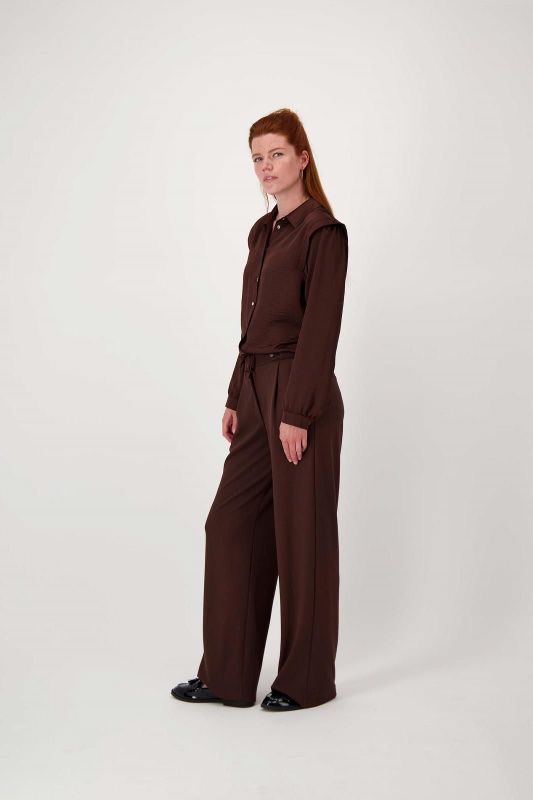 Zusss Satijnen Blouse Met Schouderdetail Chocoladebruin  (0304-202/1009) - Caramel (Sint-Job-in-’t-Goor)