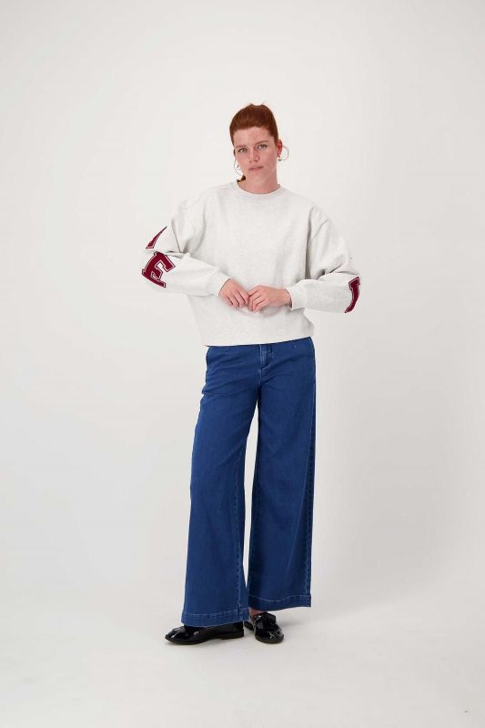 Zusss Sweater Met Tekst Mid Grey/Class Red  (0304-205/7268) - Caramel (Sint-Job-in-’t-Goor)